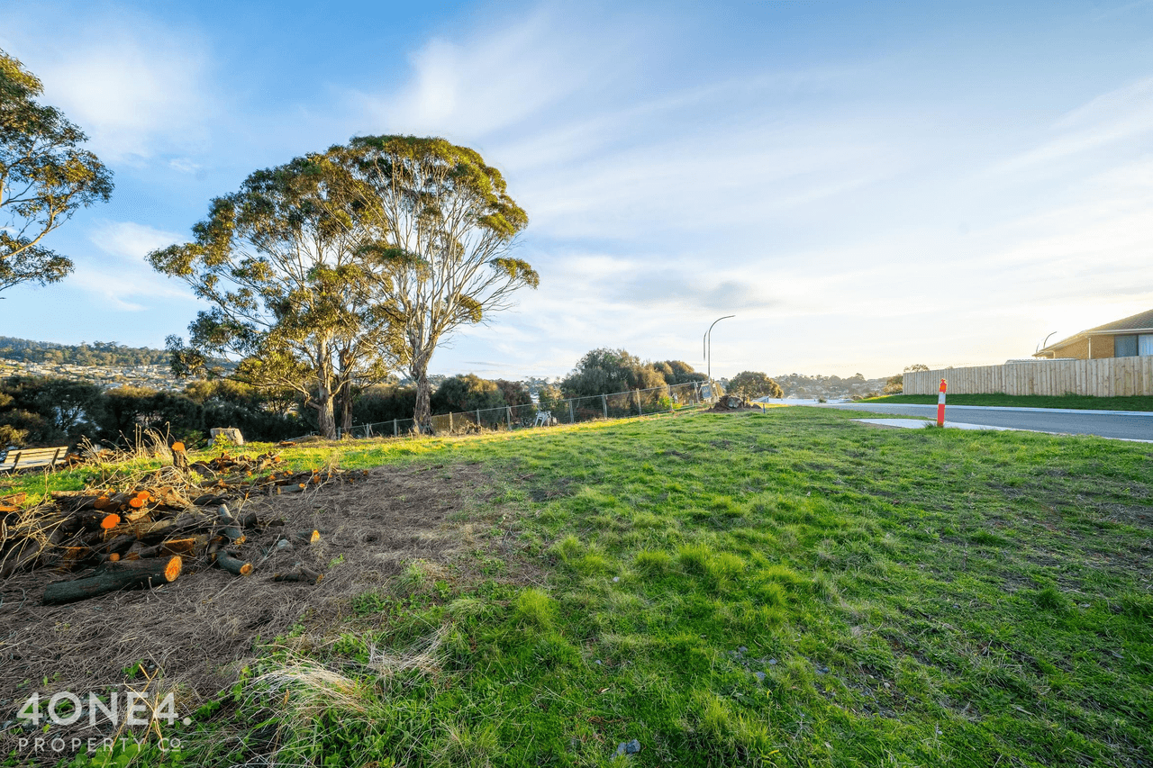 42 Home Avenue, Blackmans Bay, TAS 7052