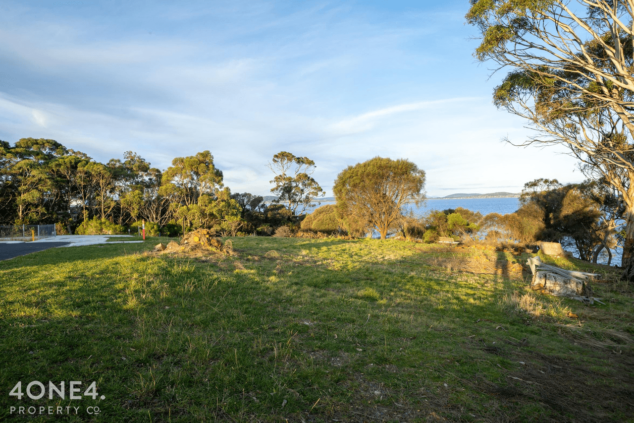 42 Home Avenue, Blackmans Bay, TAS 7052