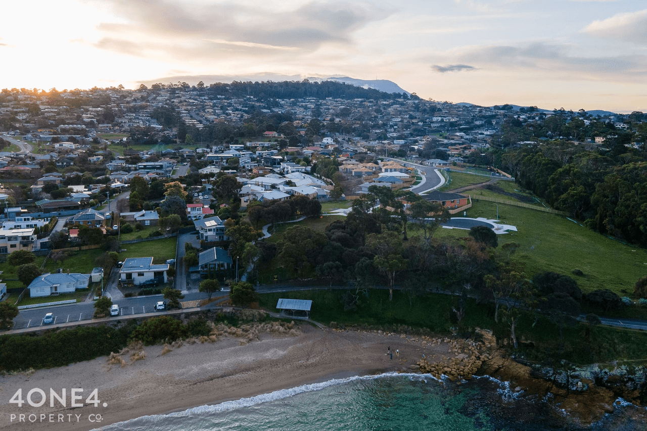 42 Home Avenue, Blackmans Bay, TAS 7052