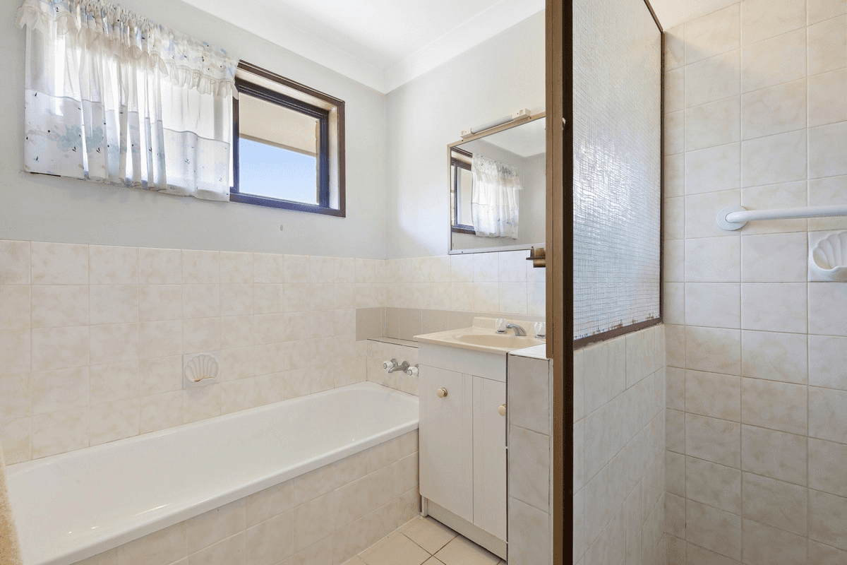 1/2 Doggett Drive, Miami, QLD 4220