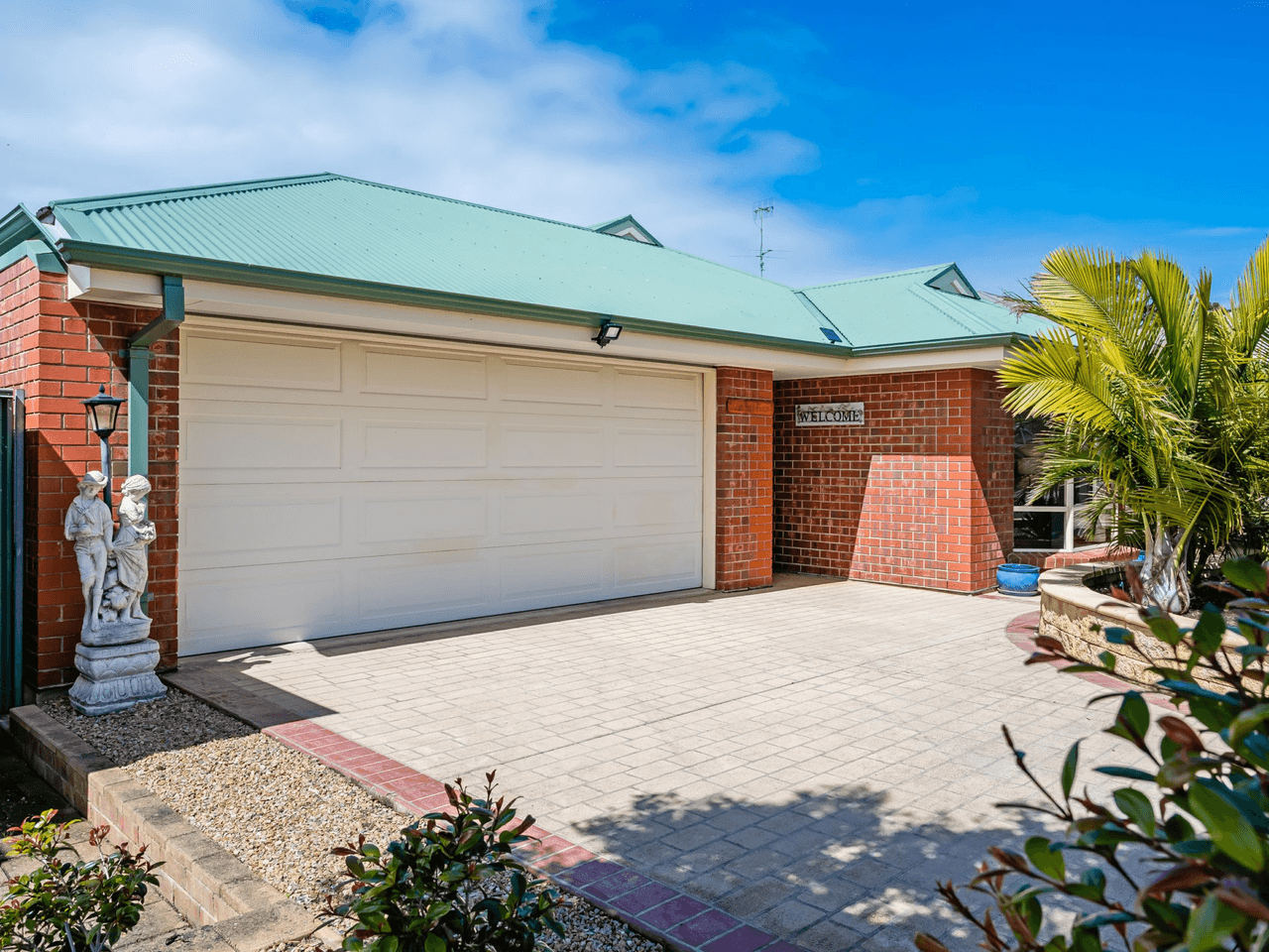 16 Sweetman Avenue, ENCOUNTER BAY, SA 5211