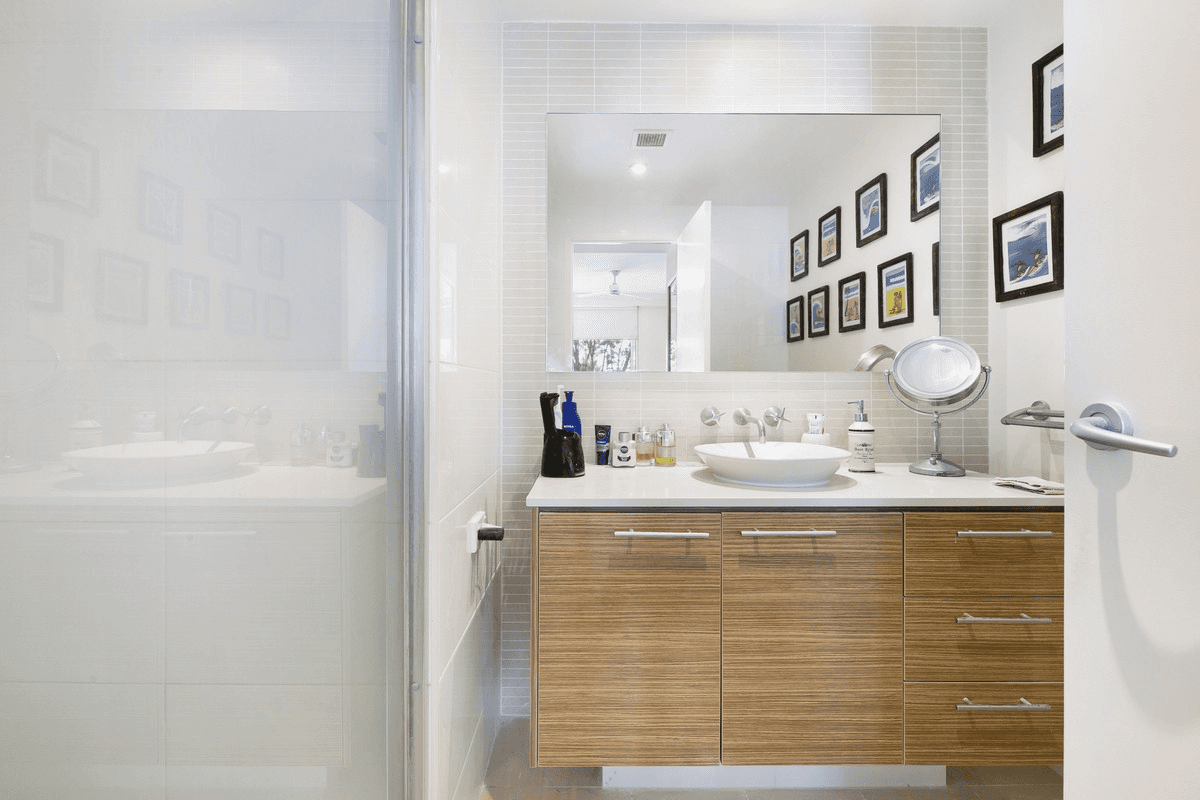 8/1 Lakefront Crescent, Varsity Lakes, QLD 4227