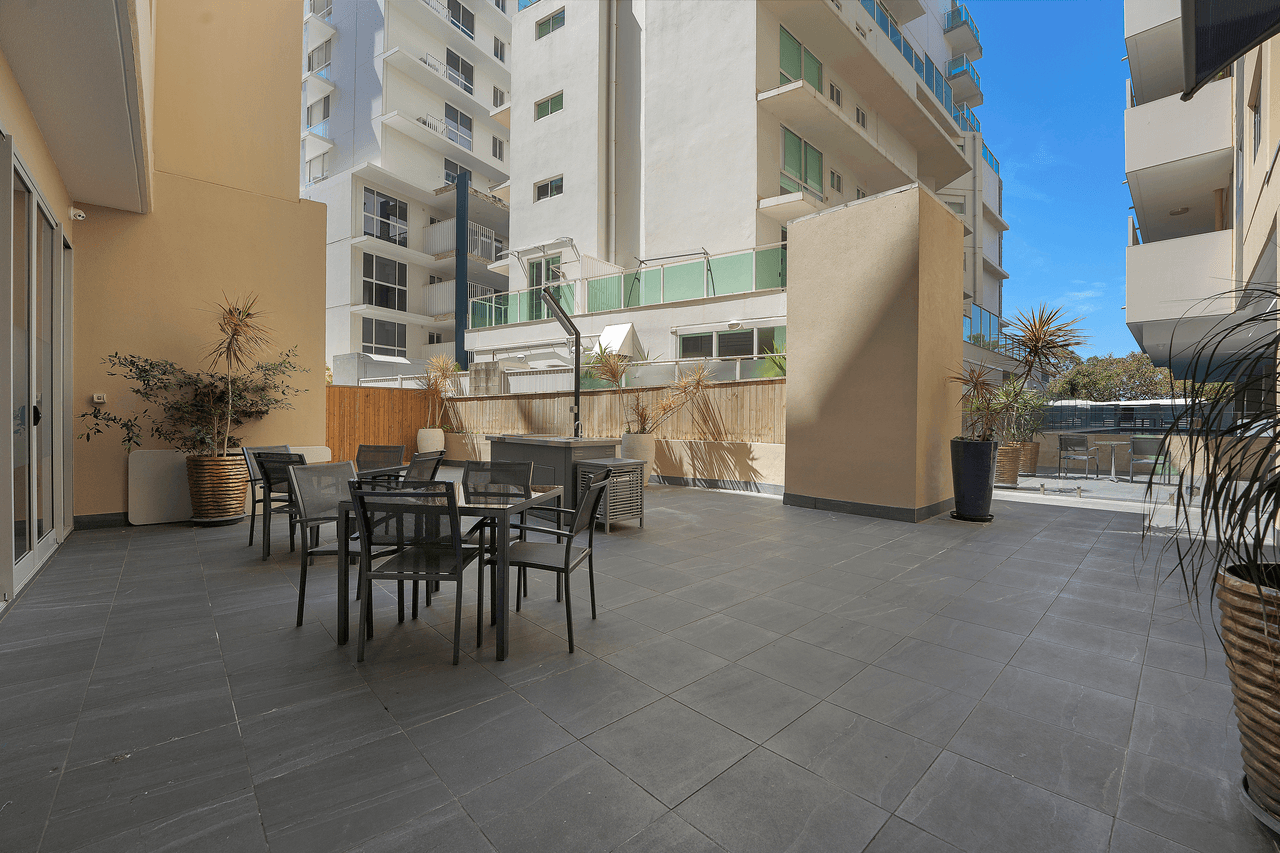 37/83 Marine Parade, REDCLIFFE, QLD 4020