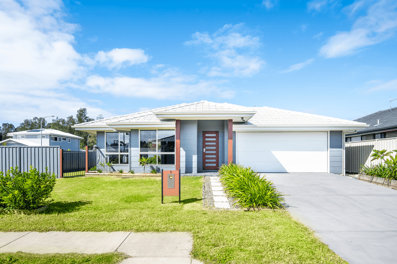 1 Serenity Bay Road, Emerald Beach, NSW 2456