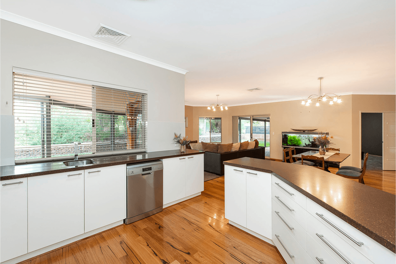 2 Salicina Gardens, Roleystone, WA 6111