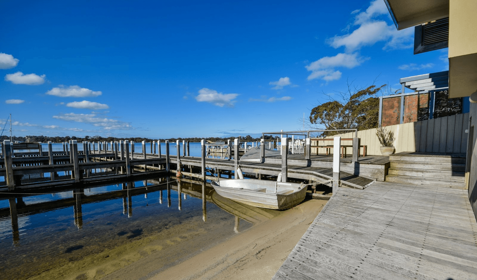 6A/28 Metung Rd, Metung, VIC 3904