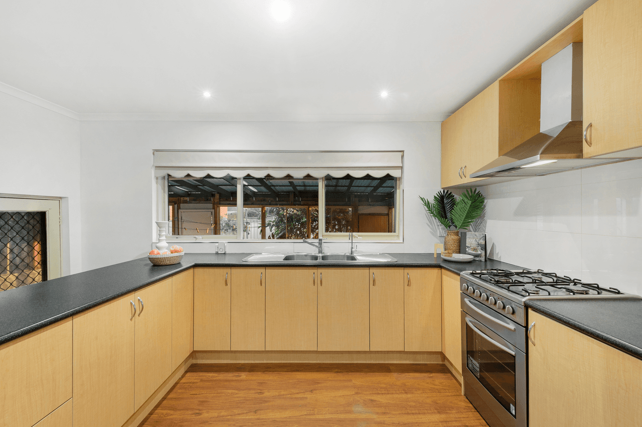 9 Cresmont Court, Kings Park, VIC 3021