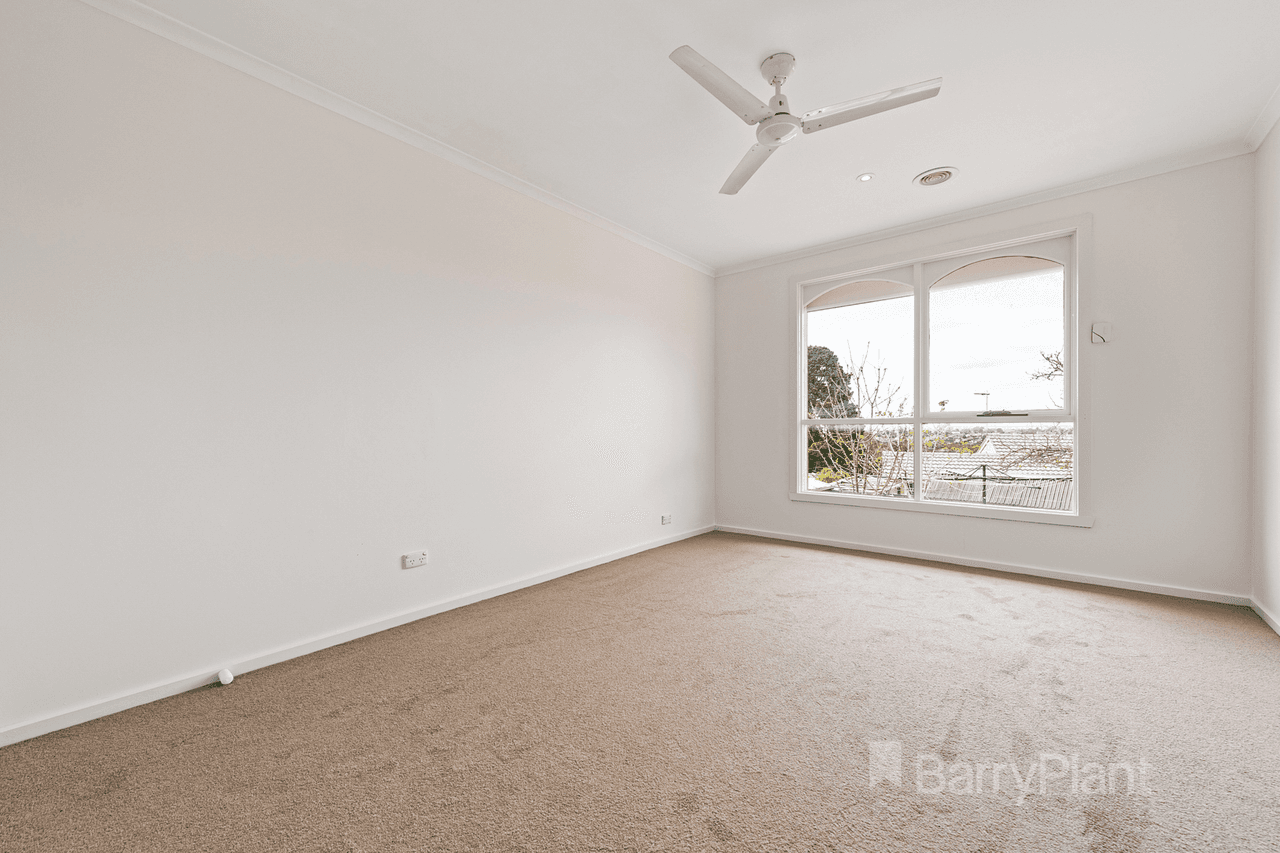 11 Oxley Way, Endeavour Hills, VIC 3802