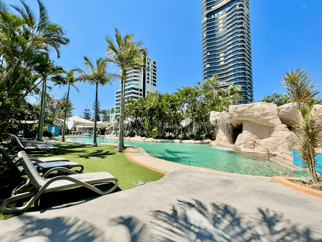 10 Alexandra Avenue, Mermaid Beach, QLD 4218