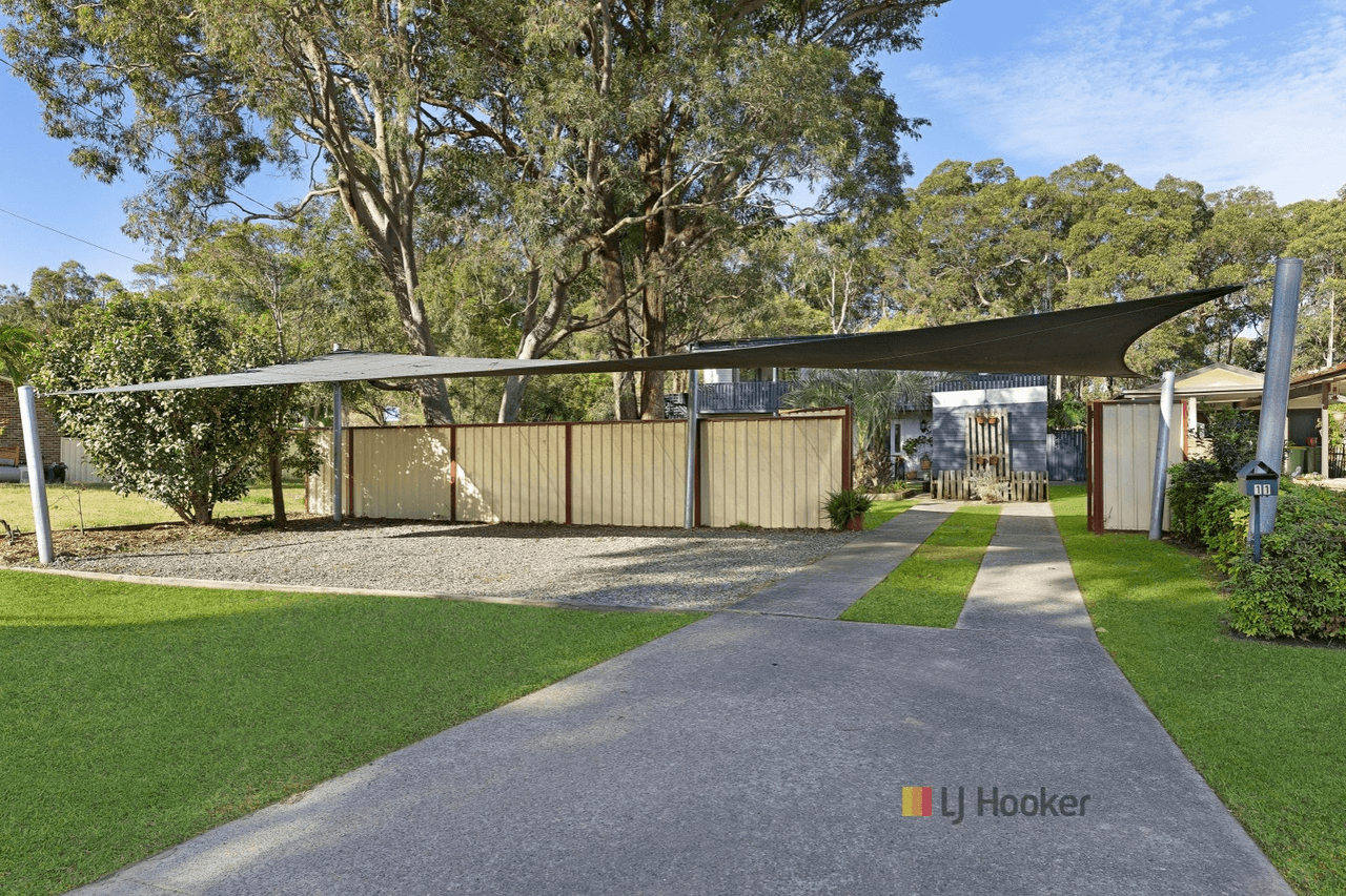 11 Merinda Avenue, CHARMHAVEN, NSW 2263