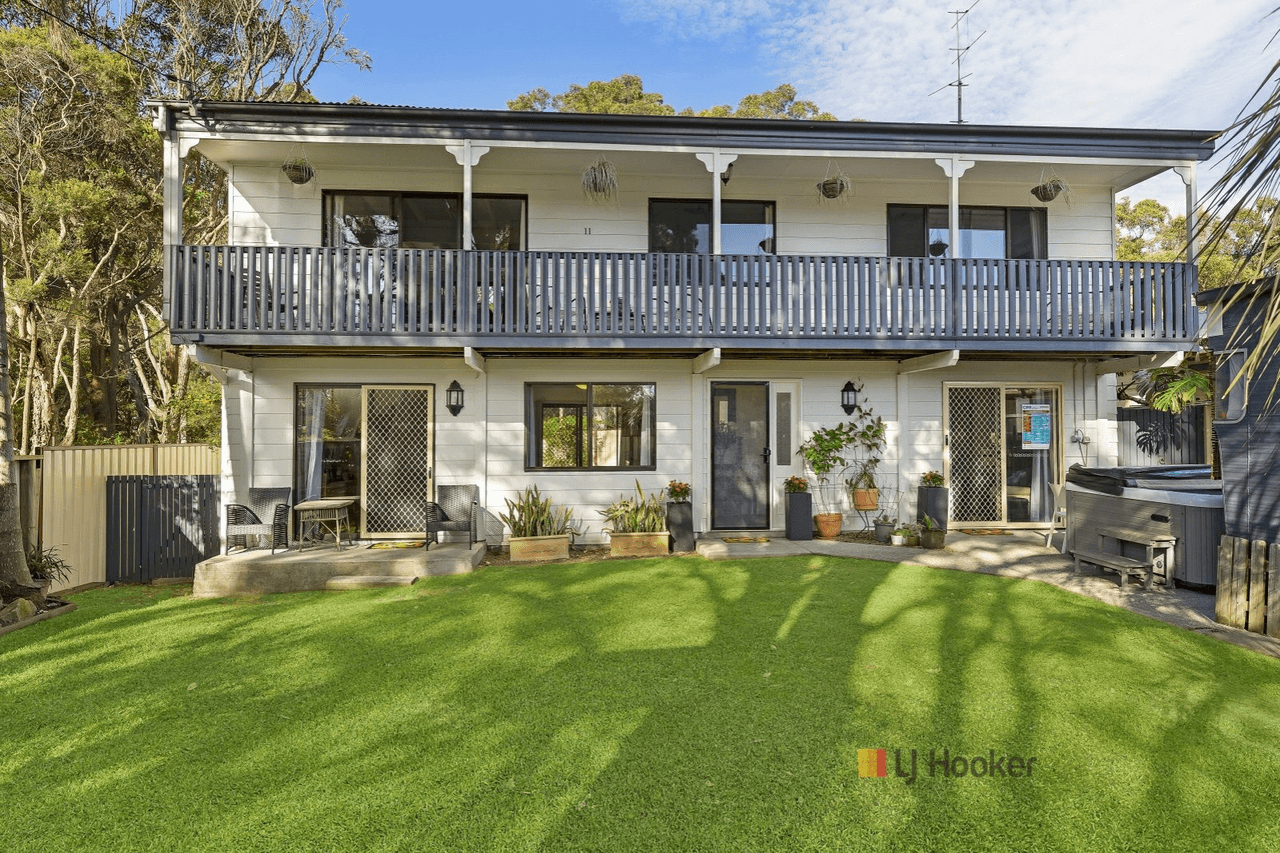 11 Merinda Avenue, CHARMHAVEN, NSW 2263