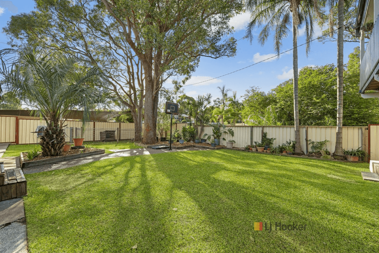 11 Merinda Avenue, CHARMHAVEN, NSW 2263