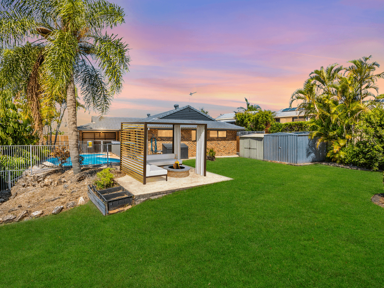 27 Mcleod Street, HIGHLAND PARK, QLD 4211