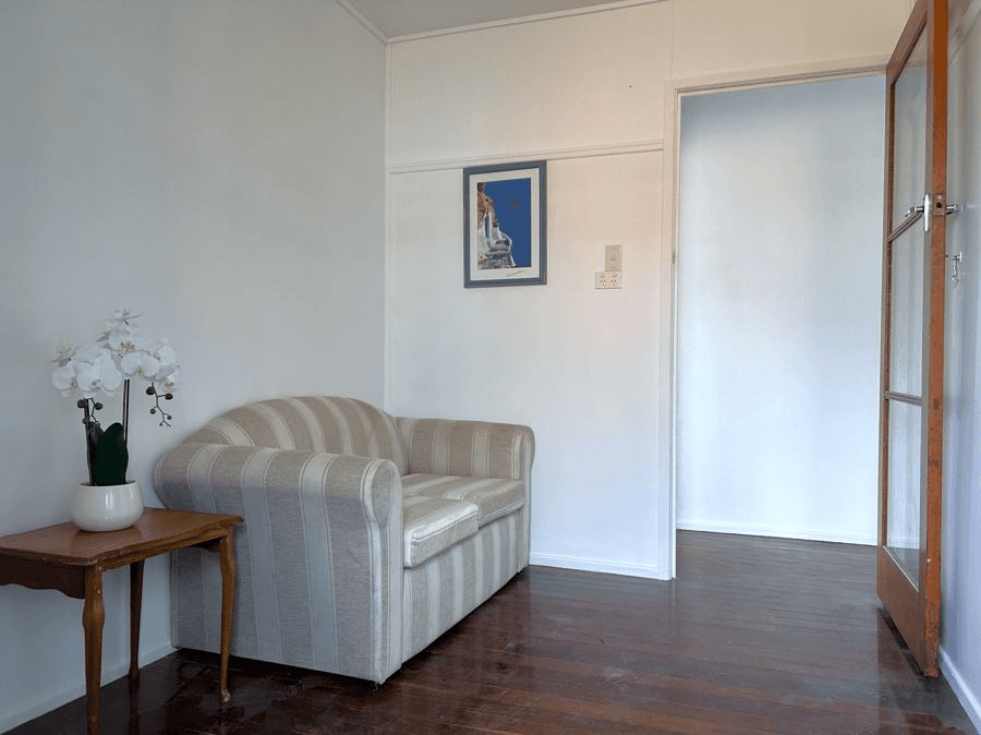 Room 2/8 Ranfurly Street, NEWTOWN, QLD 4350