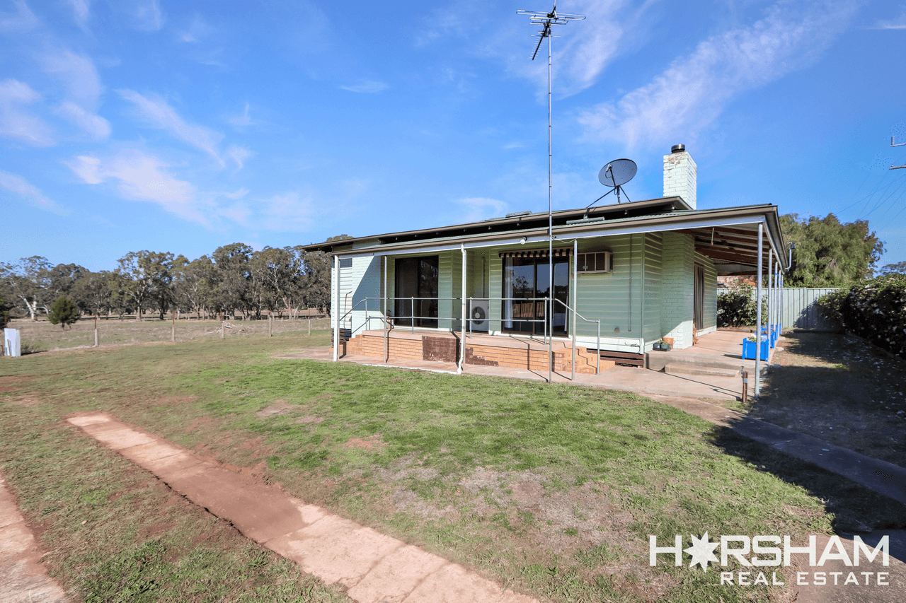 90 Coleraine Road, BALMORAL, VIC 3407