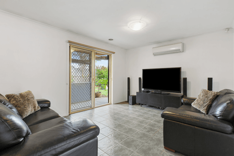 7  Ross Crescent, SKYE, VIC 3977