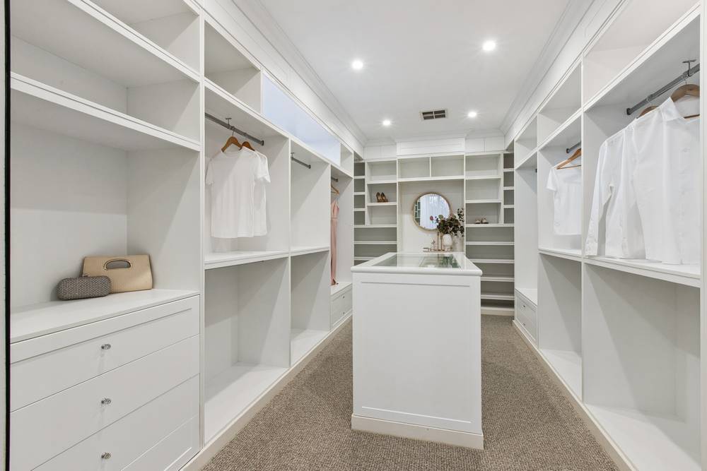 4 Pantheon Avenue, NORTH COOGEE, WA 6163