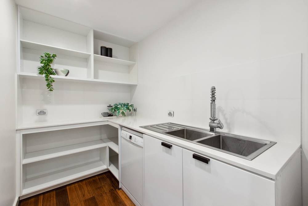 4 Pantheon Avenue, NORTH COOGEE, WA 6163