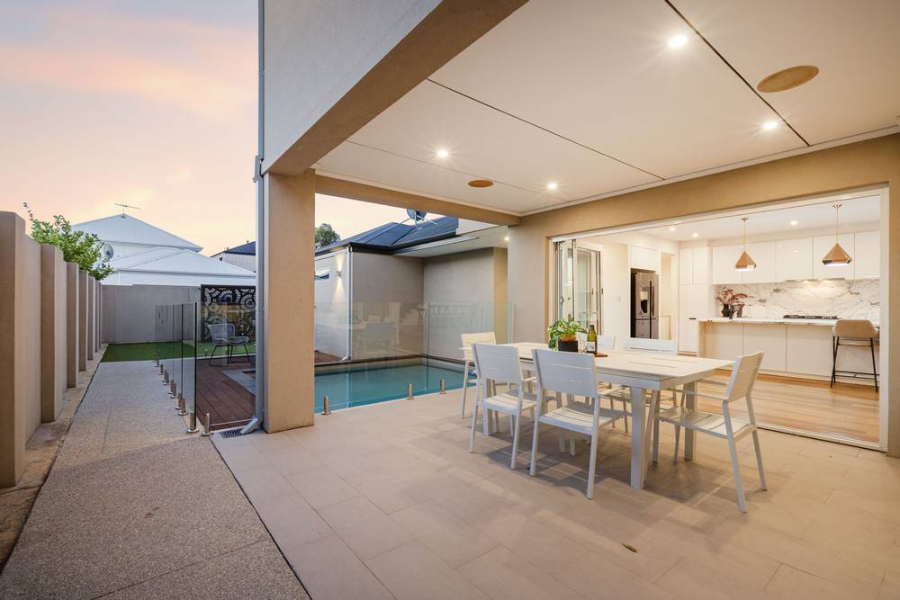 4 Pantheon Avenue, NORTH COOGEE, WA 6163