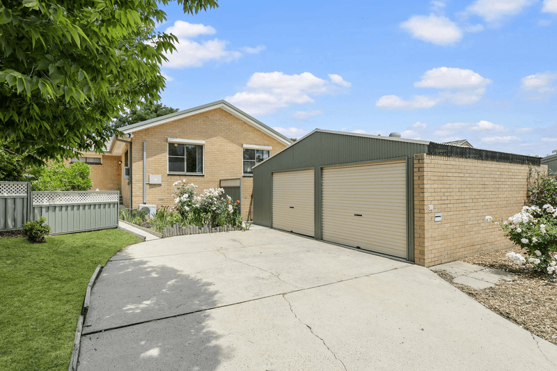 38 Cooney Court, CHARNWOOD, ACT 2615