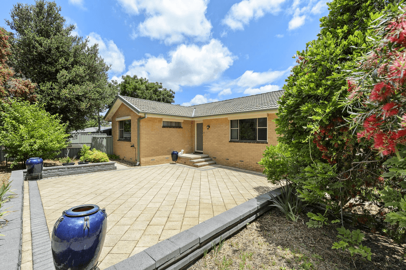 38 Cooney Court, CHARNWOOD, ACT 2615