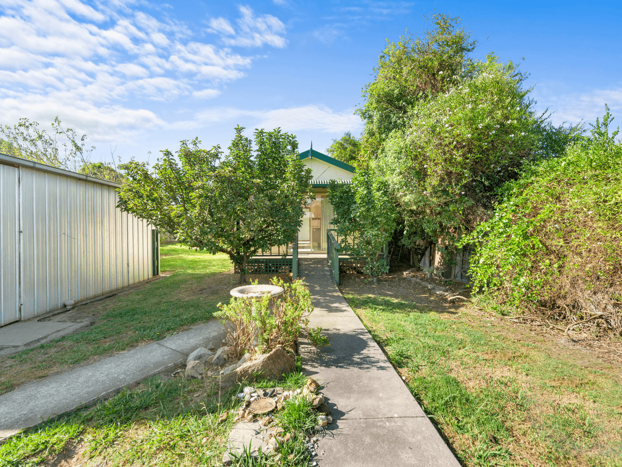 8 Reid Street, BAIRNSDALE, VIC 3875