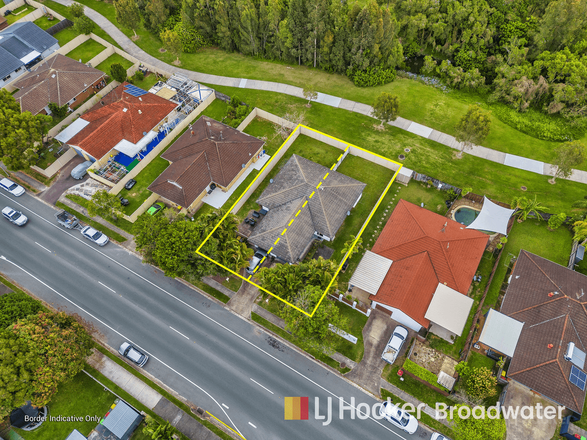 1/130 Kumbari Avenue, LABRADOR, QLD 4215