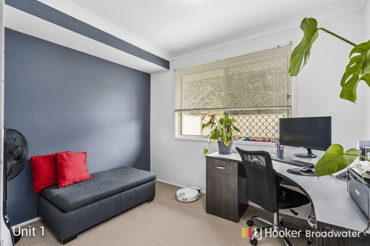 1/130 Kumbari Avenue, LABRADOR, QLD 4215