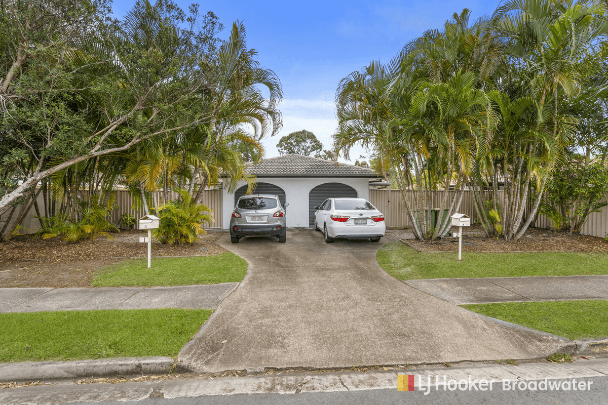 1/130 Kumbari Avenue, LABRADOR, QLD 4215