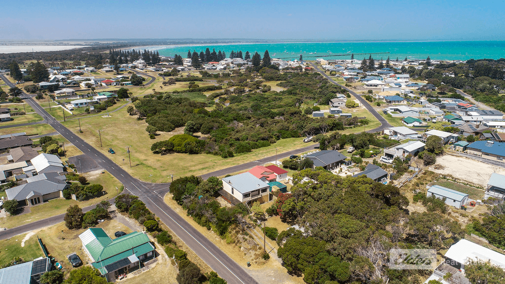 11 Attiwill Street, BEACHPORT, SA 5280