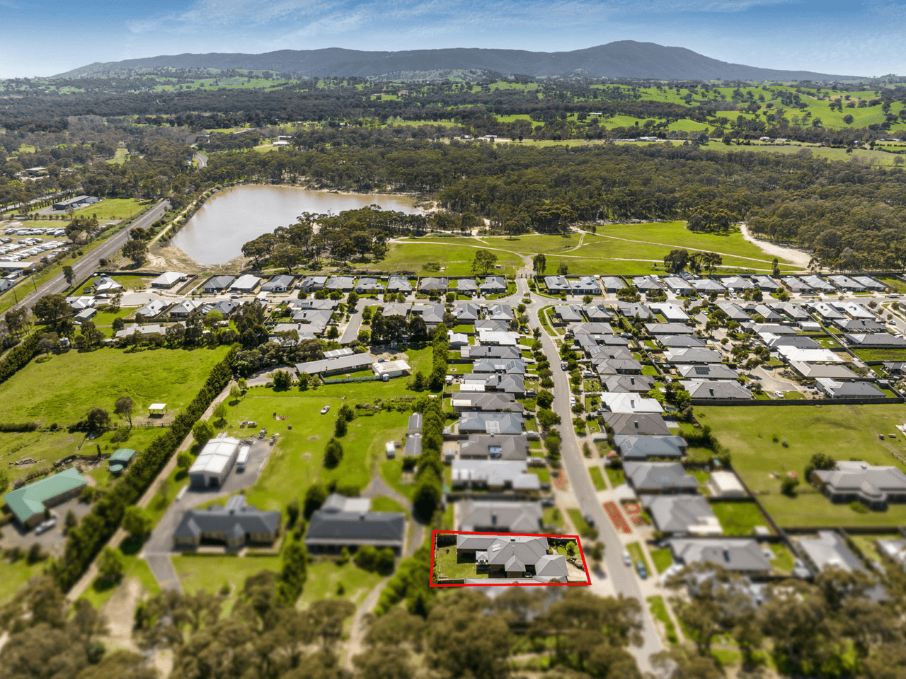 3 Grange Drive, BROADFORD, VIC 3658