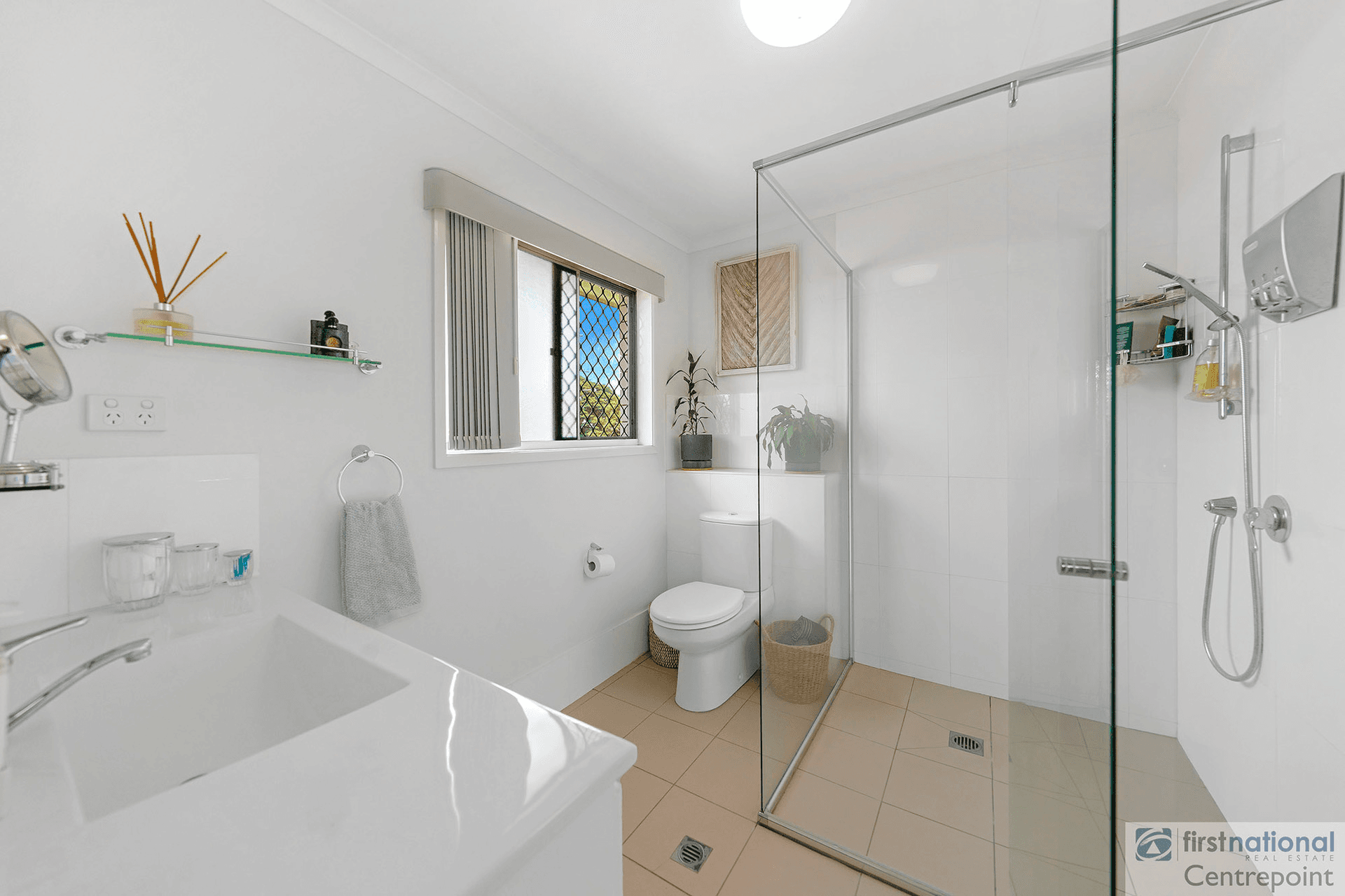 3/28 Errol Avenue, Paradise Point, QLD 4216