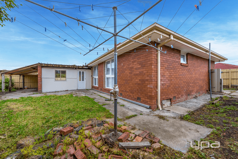 8 Phyllis Parade, DEER PARK, VIC 3023