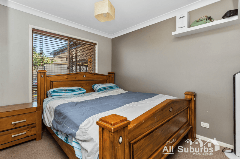 7 Hutt Court, CRESTMEAD, QLD 4132