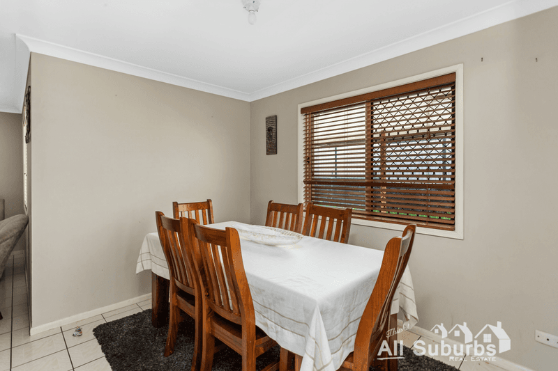 7 Hutt Court, CRESTMEAD, QLD 4132