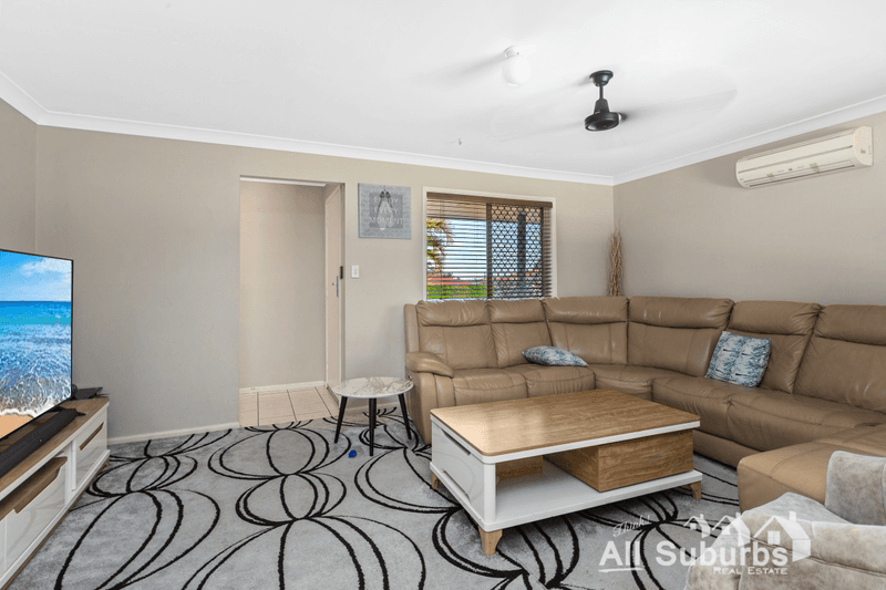 7 Hutt Court, CRESTMEAD, QLD 4132