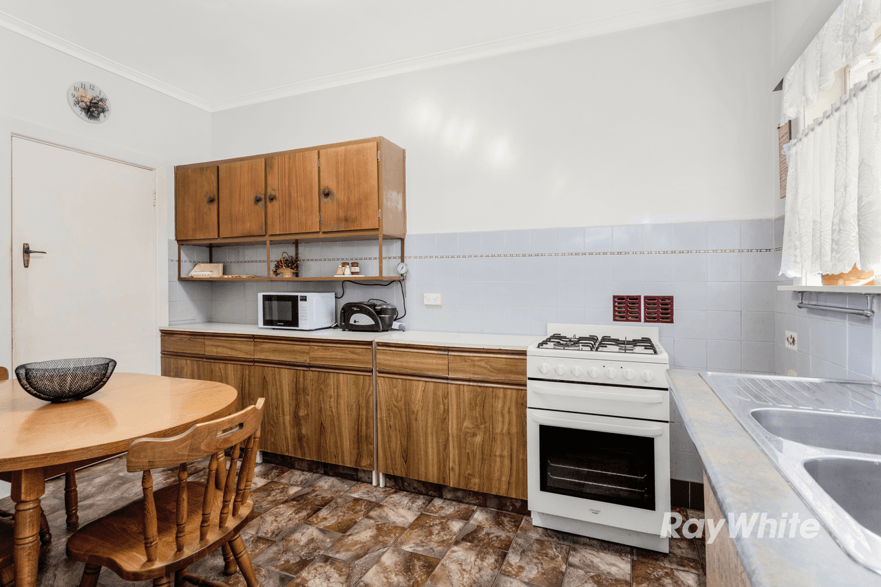 39 Deakin Street, BENTLEIGH EAST, VIC 3165