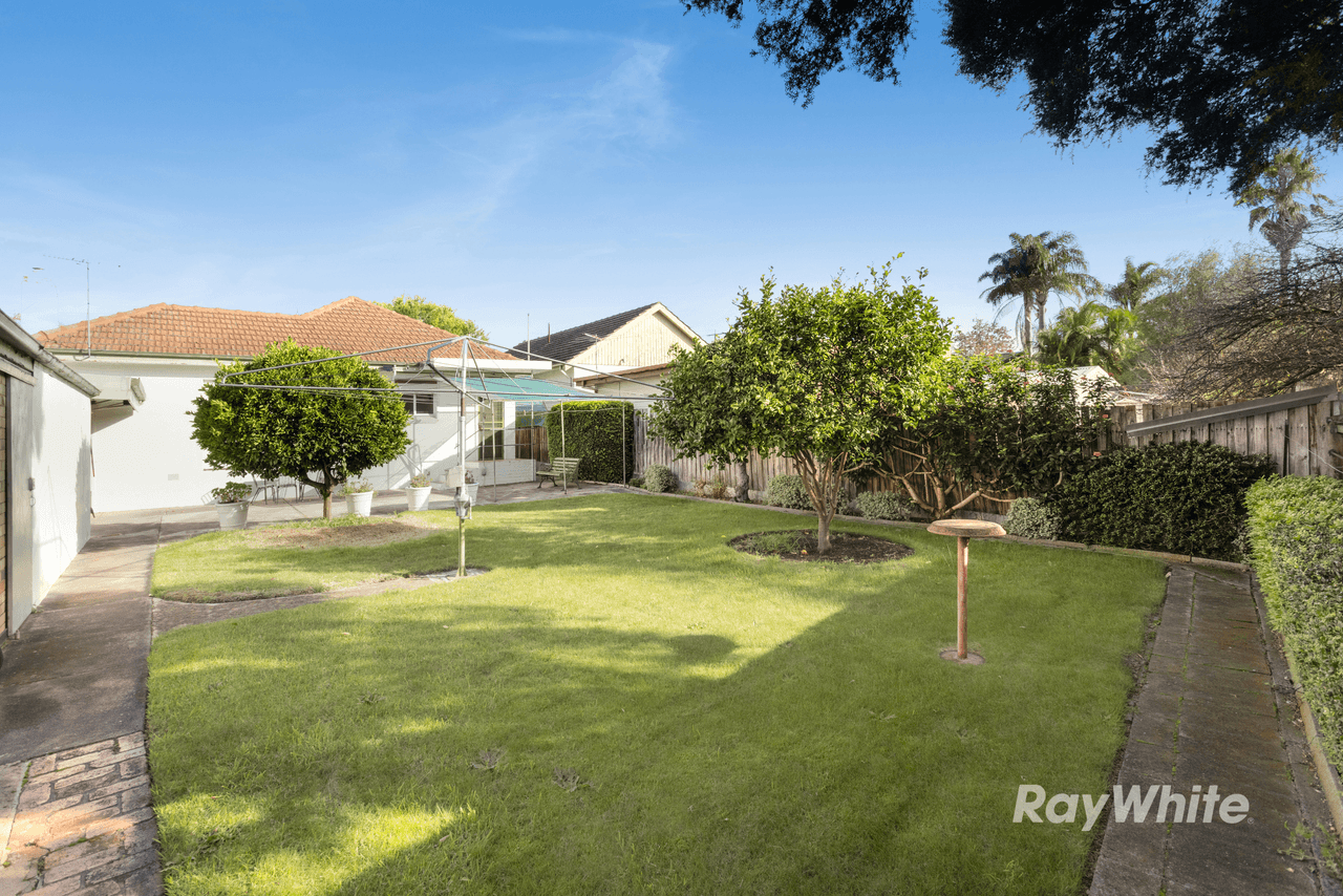 39 Deakin Street, BENTLEIGH EAST, VIC 3165