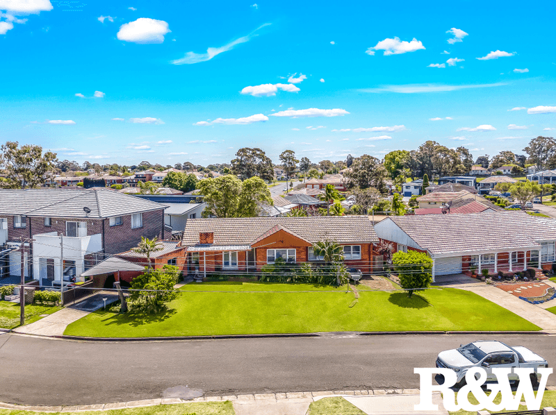 19 Collins Crescent, YAGOONA, NSW 2199