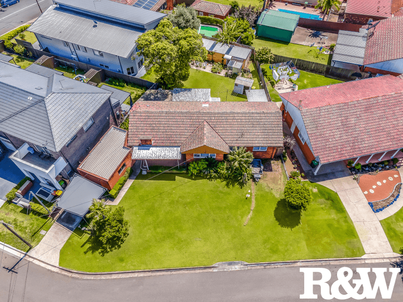 19 Collins Crescent, YAGOONA, NSW 2199