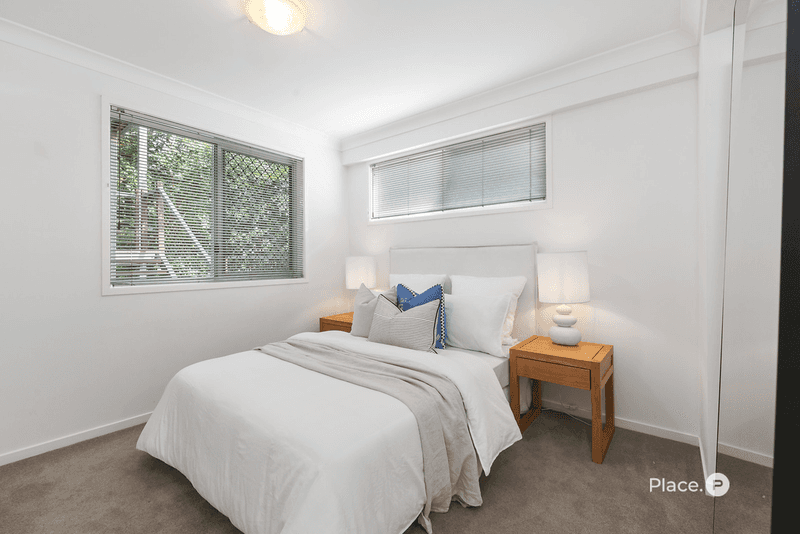 4/4 Roseglen Street, Greenslopes, QLD 4120