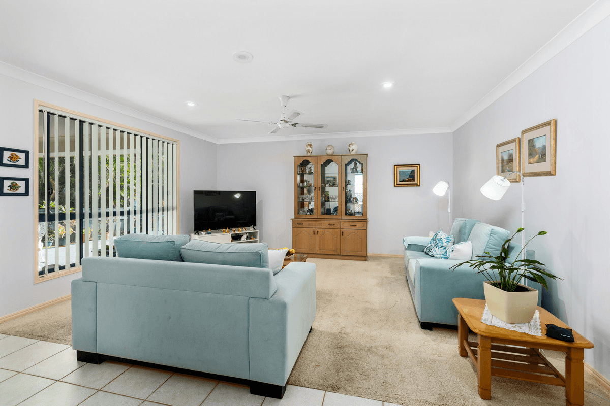 13 Donegal Court, BANORA POINT, NSW 2486