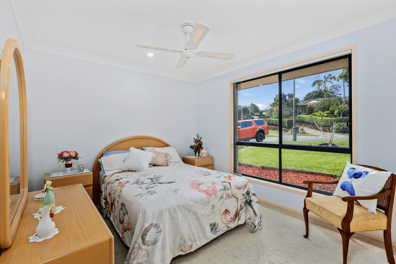 13 Donegal Court, BANORA POINT, NSW 2486