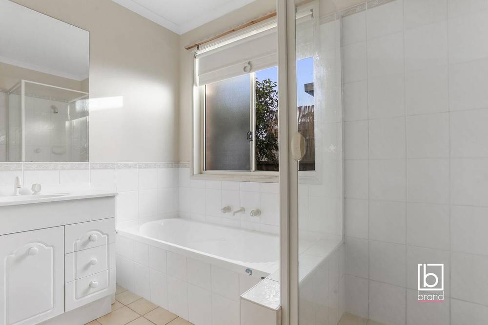 10 Sohrabi Place, LAKE MUNMORAH, NSW 2259