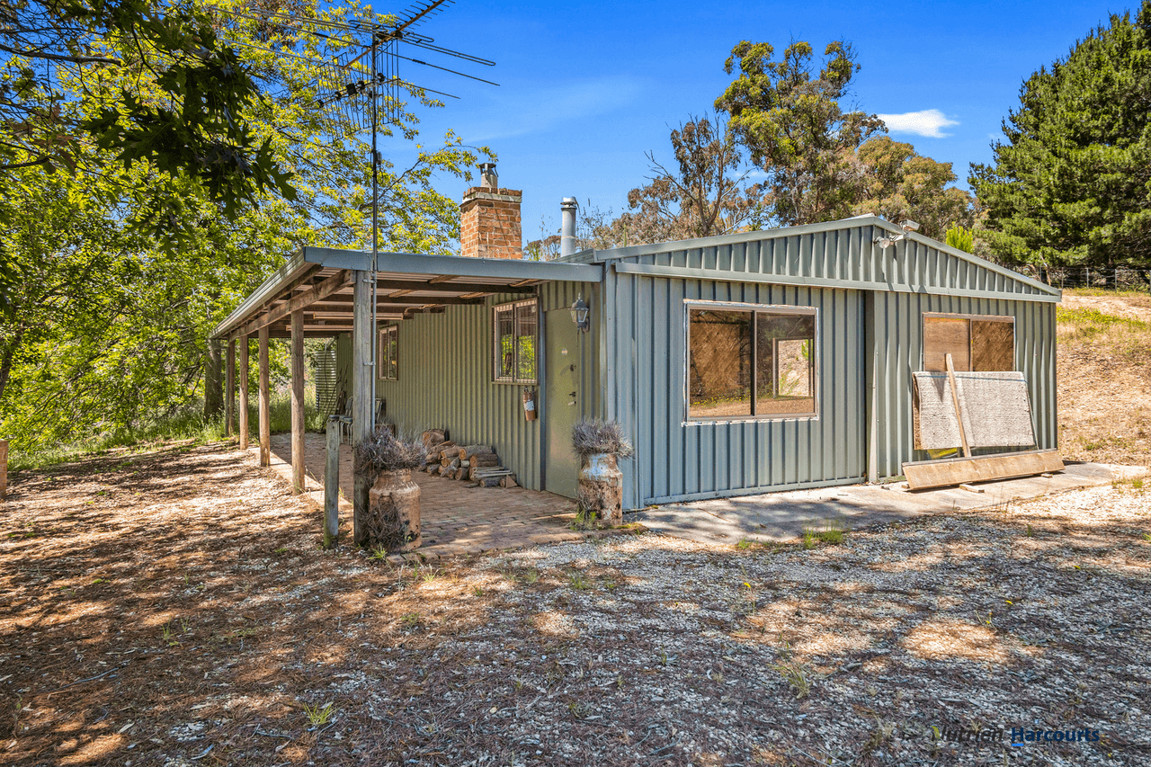 8 Clarries Track, MAINTONGOON, VIC 3714