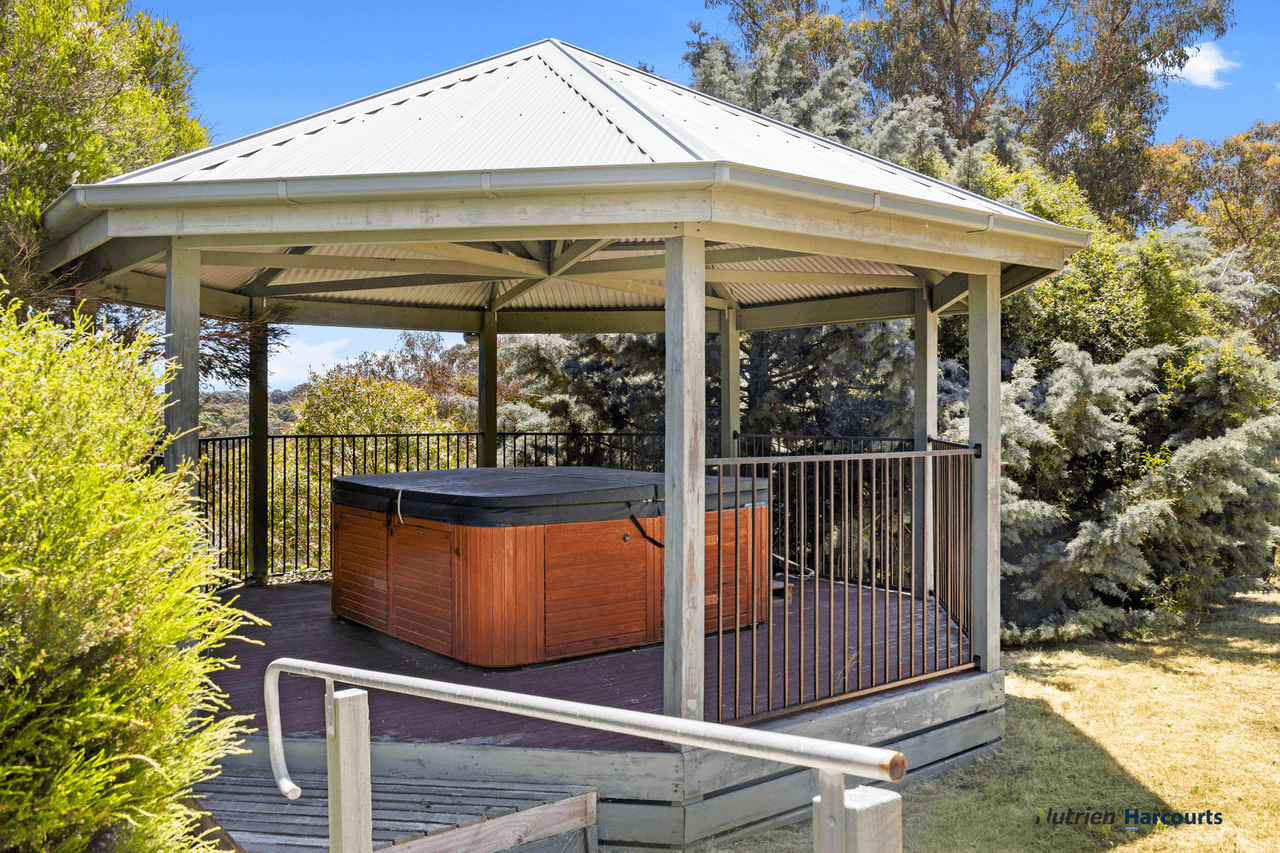 8 Clarries Track, MAINTONGOON, VIC 3714
