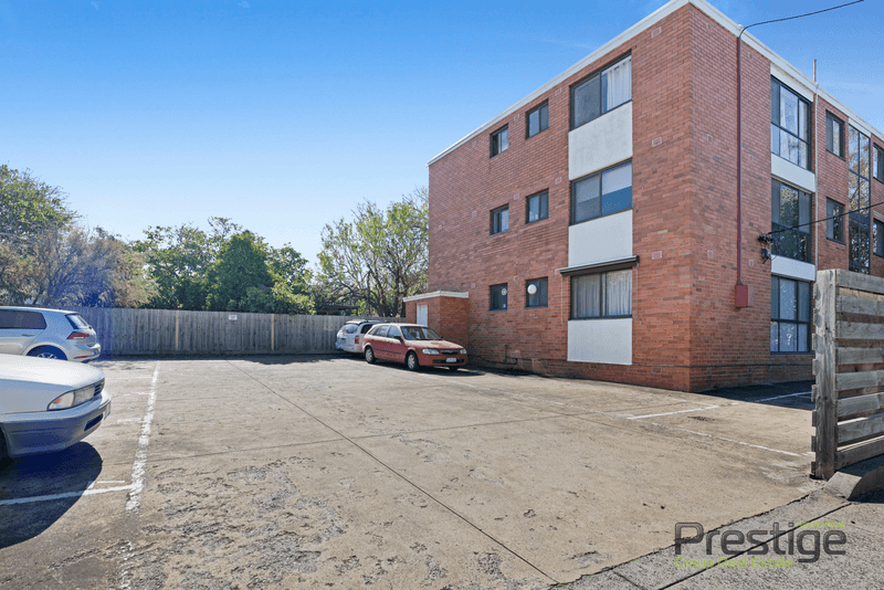 4/35 HUTCHESON STREET, MOONEE PONDS, VIC 3039