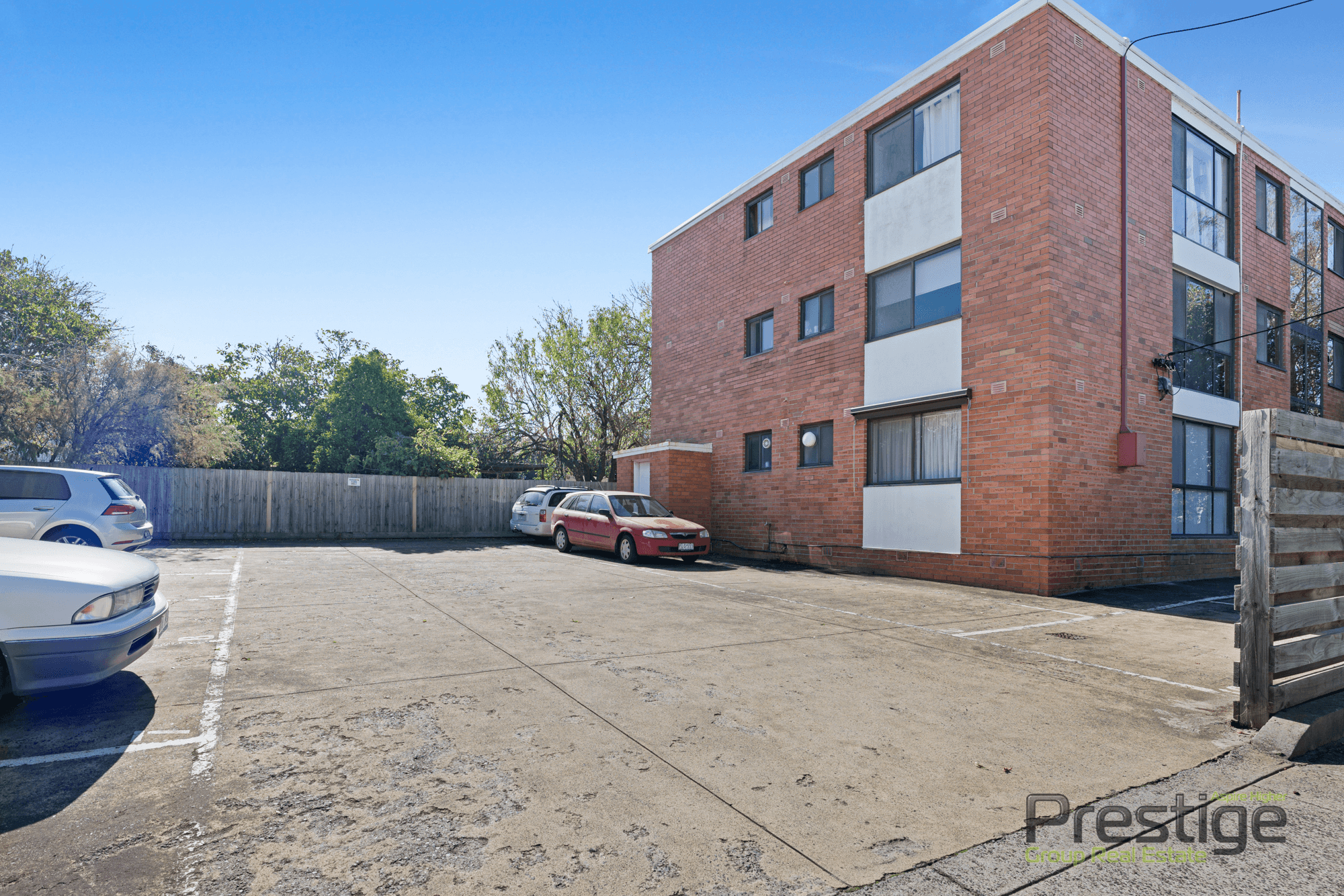 4/35 HUTCHESON STREET, MOONEE PONDS, VIC 3039