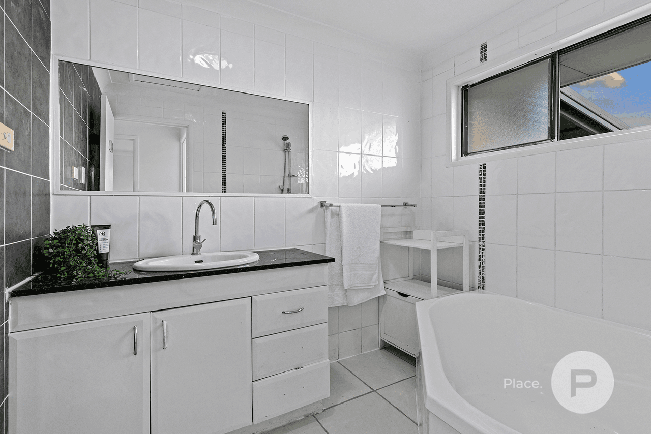 4 Embassy Street, Bray Park, QLD 4500