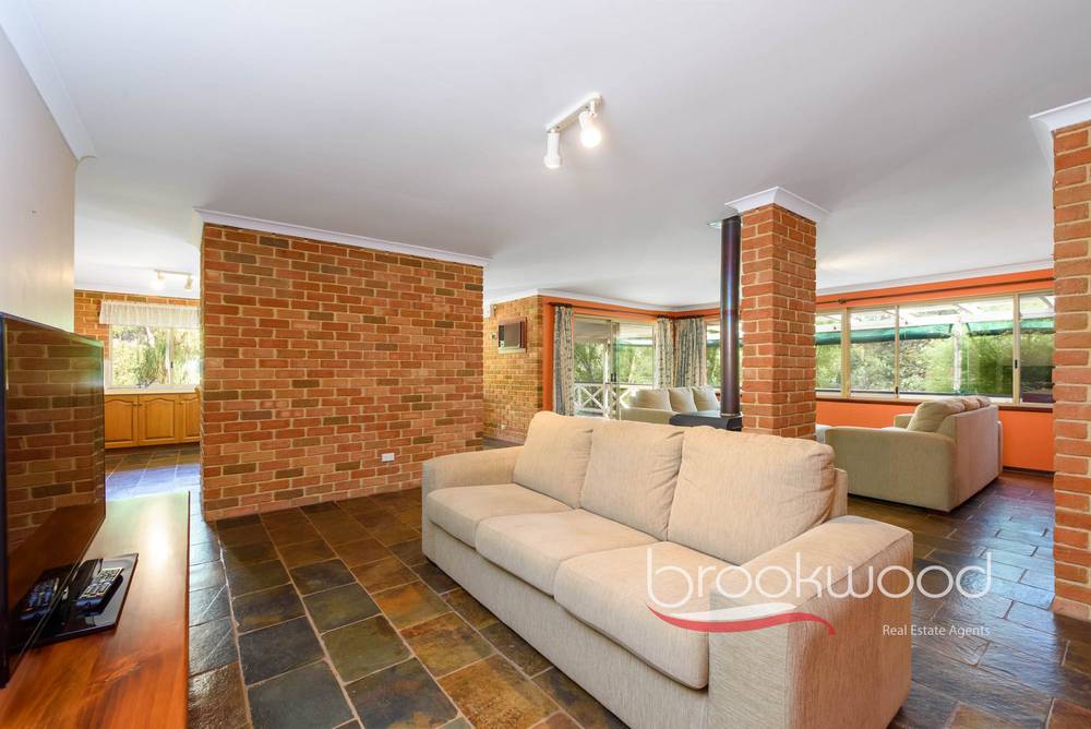 23 Enid Road, Kalamunda, WA 6076
